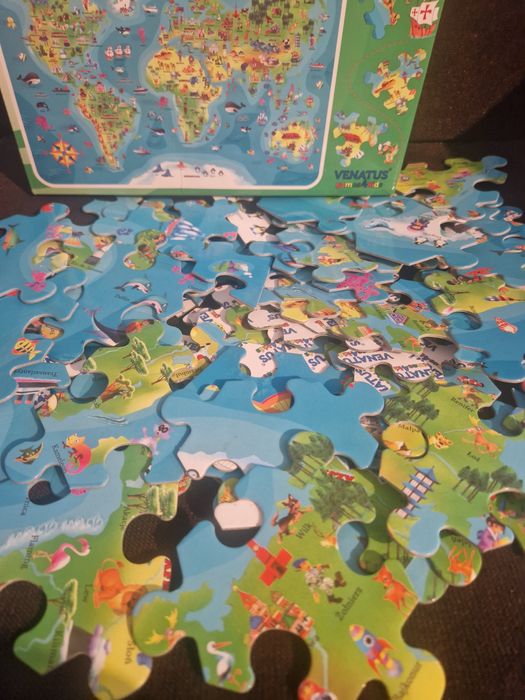 2 zestawy puzzli Mapa Świata i Mapa Polski