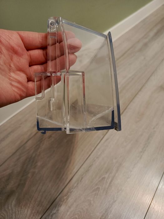 Półka z klapką Electrolux na drzwi lodówki