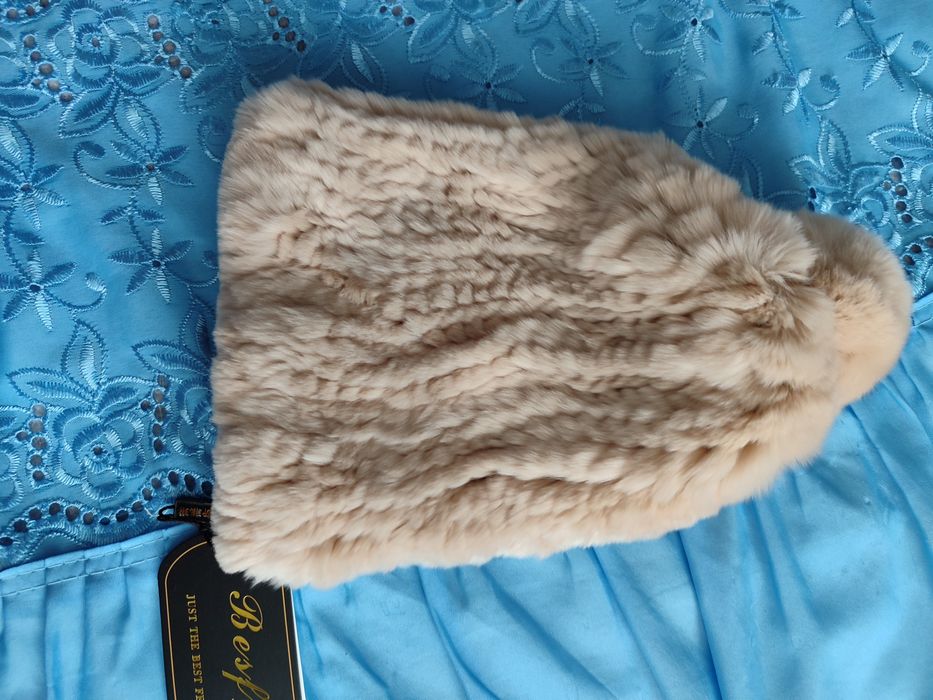 Продам хутряну шапочку з кролика