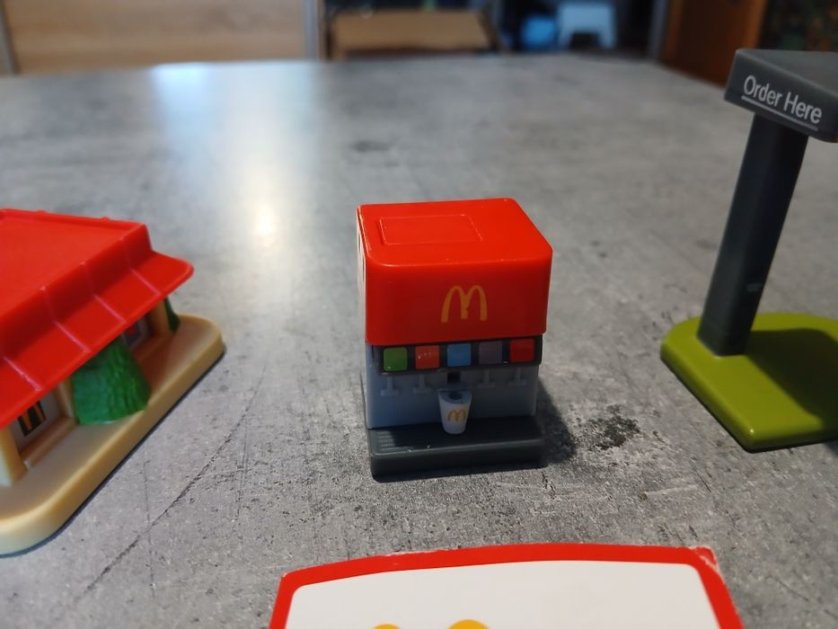 Figurki McDonalds  4 sztuki Little McDonalds  Happy Meal