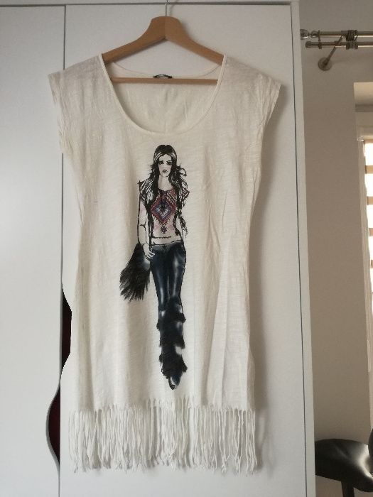 Dłuższa koszulka z frędzlami/boho Motivi