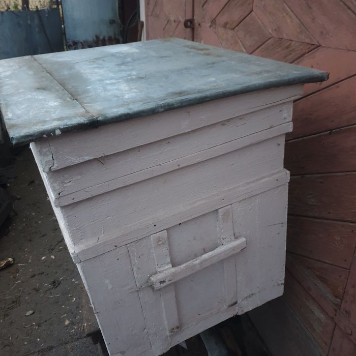 Продам нові вулики "Лежаки" 8 штук з натурального дерева.