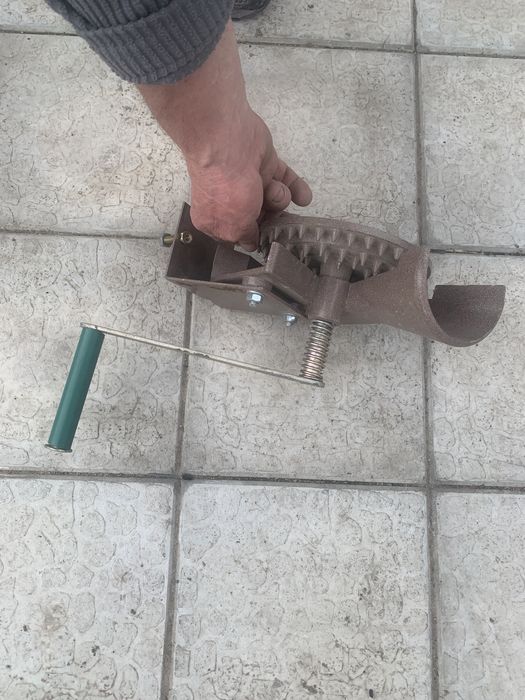 Кукурудзороздрібнювач  ручний