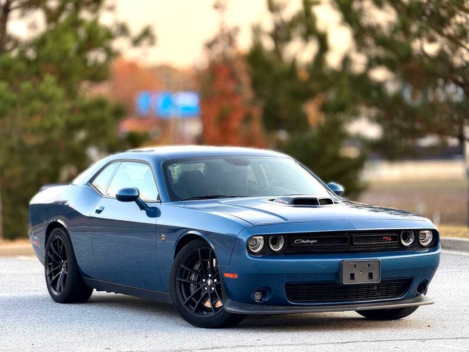 Dodge Challenger      2020