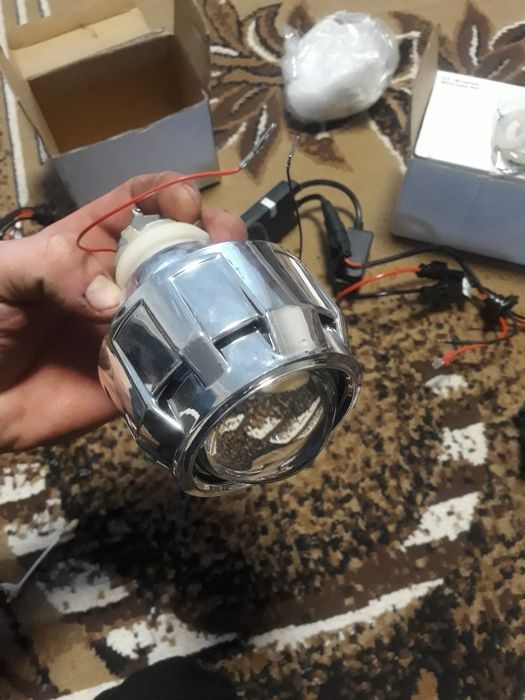 Продам бі ксенон комплект з лампочками і блоком розжига