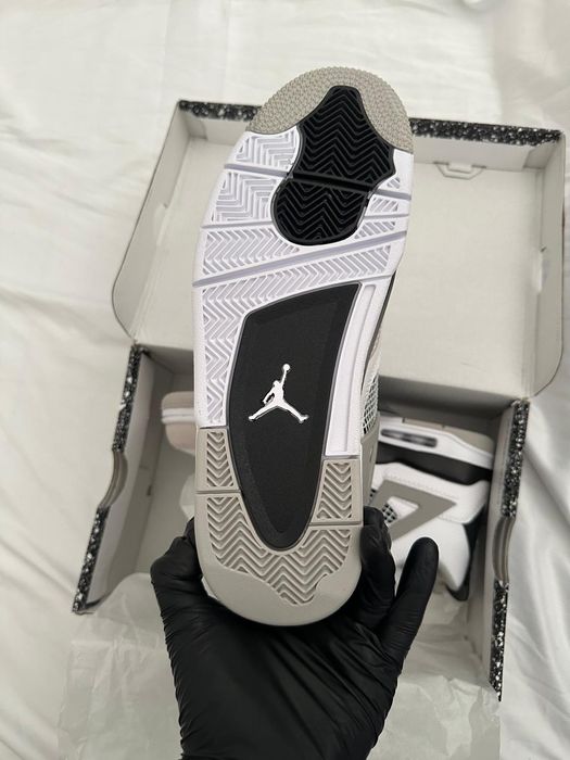 Sapatilhas Jordan 4 Black Military 41/42/43/44