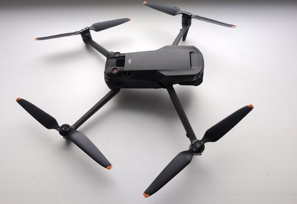 Dji mavic 3 ,без наліту + акб + пульт