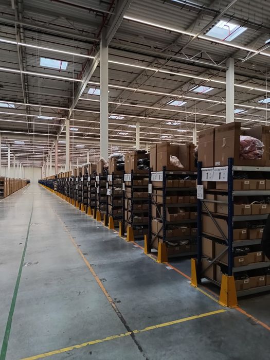 RegŁ magazynowy dom garaż kontener