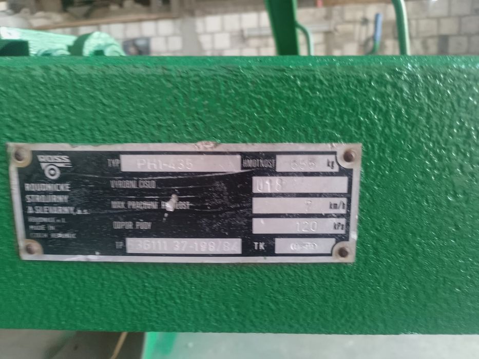 Duży plug czteroskibowy