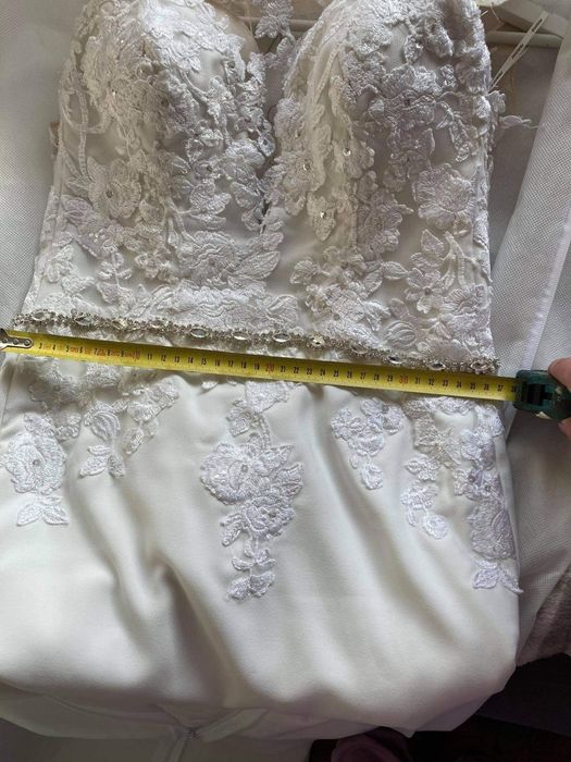 Suknia ślubna typu rybka dopasowana