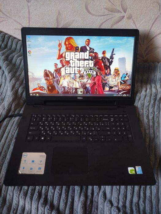Ігровий Ноутбук Dell 17" i3-4030 8GB RAM 500GB Nvidia 820m