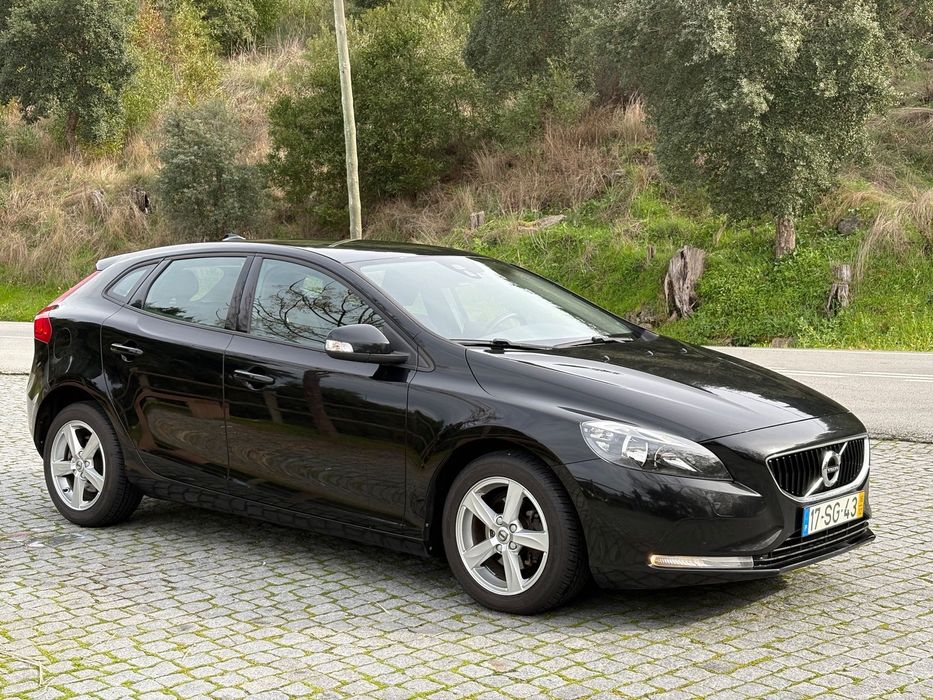 Volvo V40 2.0 D2 R-Design Momentum