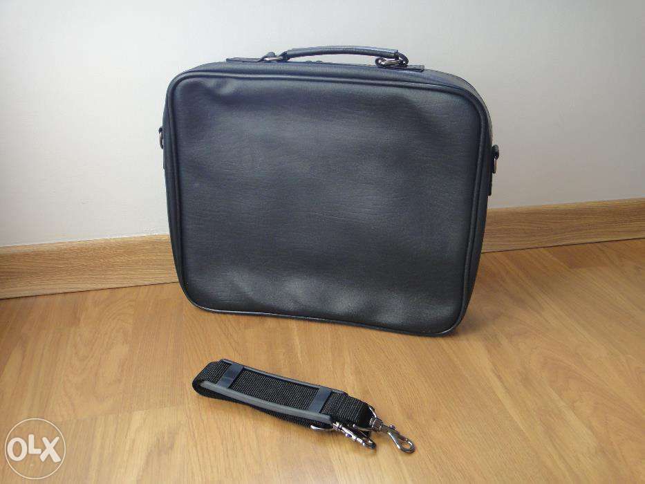 Mala em napa preta para computador potátil 16"