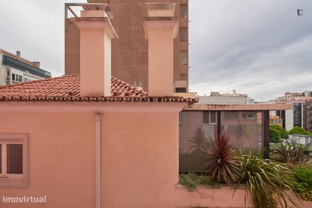 Quarto - localizado em Entrecampos Lisbon