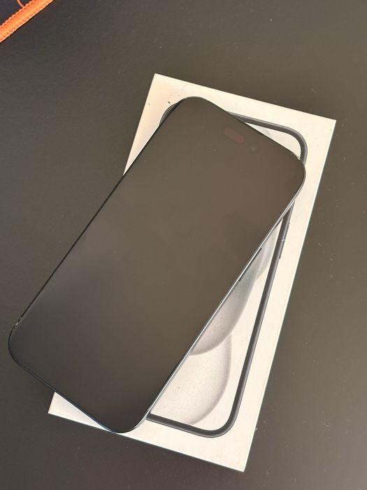 Iphone 15 em bom estado