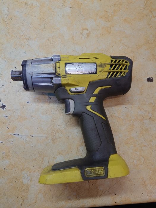 Klucz udarowy marki ryobi r18IW3