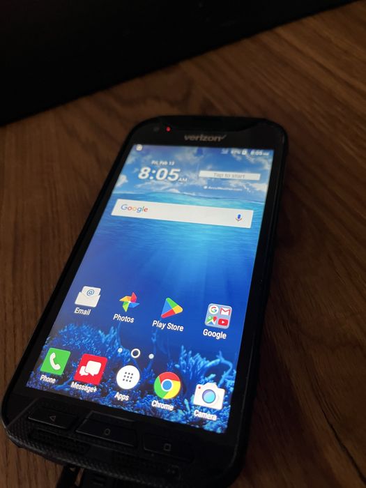 Захищений смартфон Kyocera E6810 військовий стандарт MIL-STD-810G