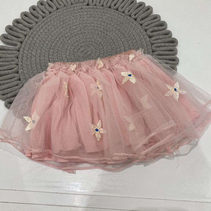 Tiulowa spodniczka jak nowa 68-74 cm