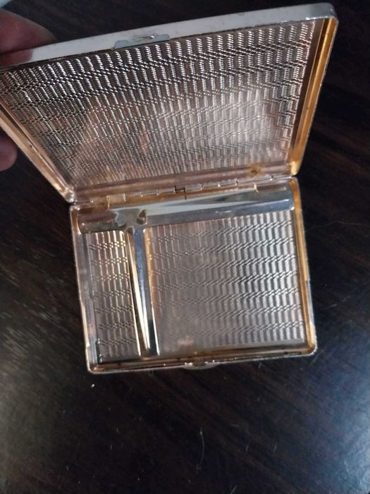 Lindas peças de loiça e bibelôs