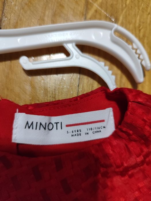 Czerwona sukienka 110/116