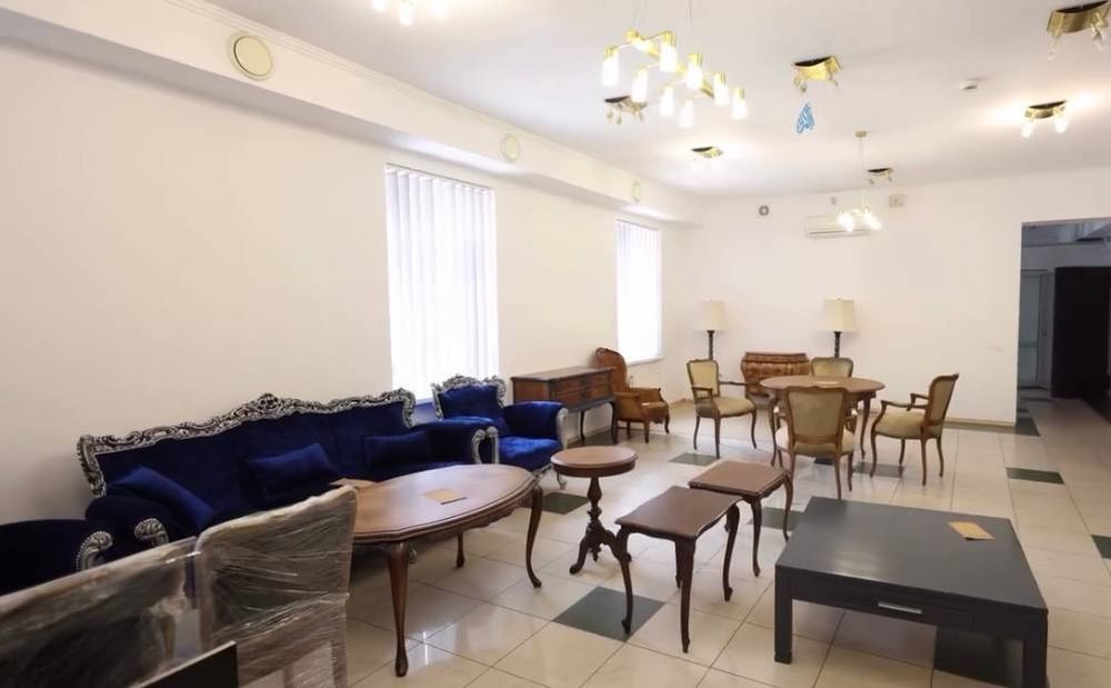 Оренда  комерція центр  620м2