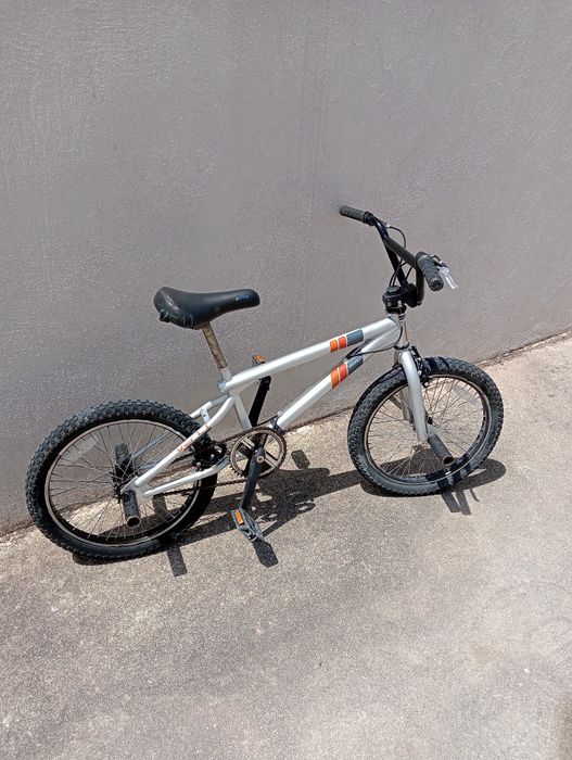 Bicicleta BMX Trek