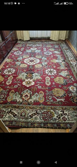 Продам ковёр производство СССР 3 x 4. Шерсть плотный ворс высокий.