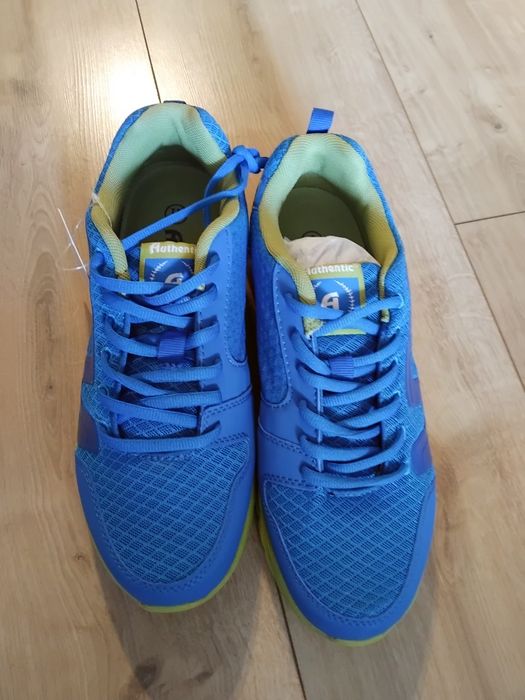 Nowe Buty sportowe rozmiar  41