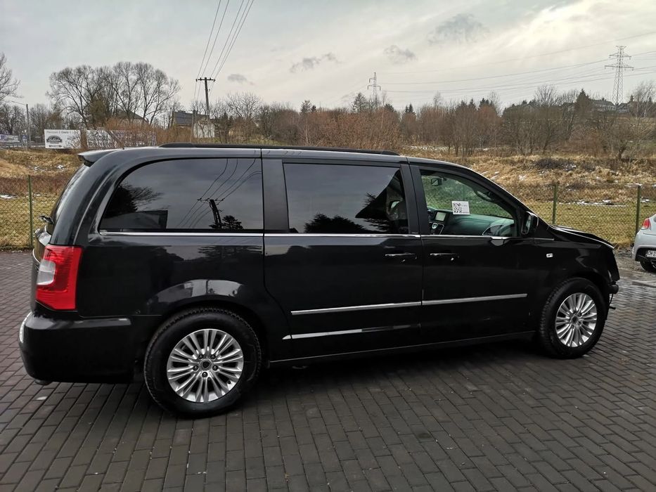 Lancia Voyager LANCIA VOYAGER 2.8d full opcja 140tyś km 163km