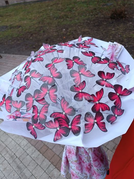 Букет з метеликами