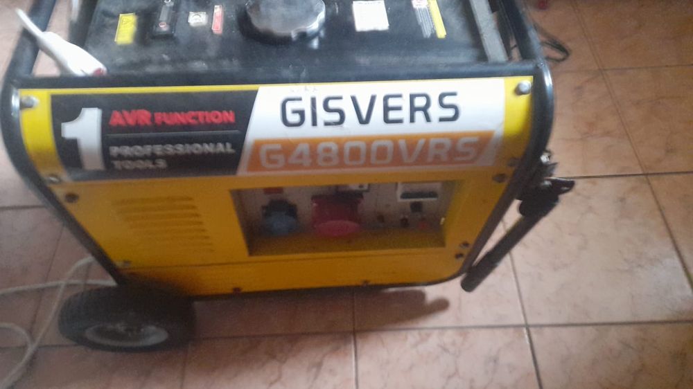 Продам бензиновий генератор