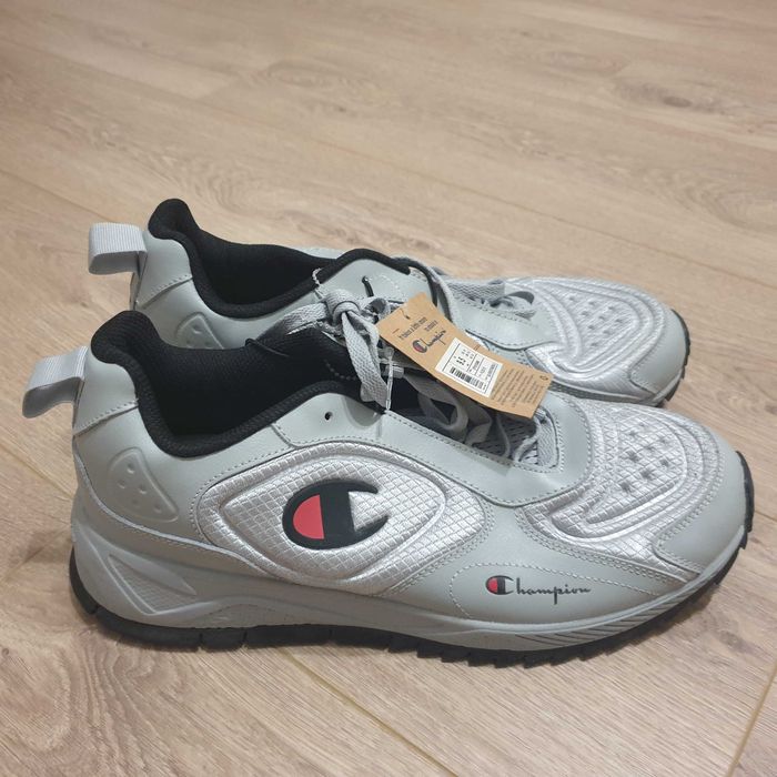 Buty sportowe nr 43