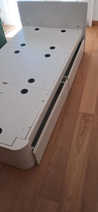 Cama de criança com colchão