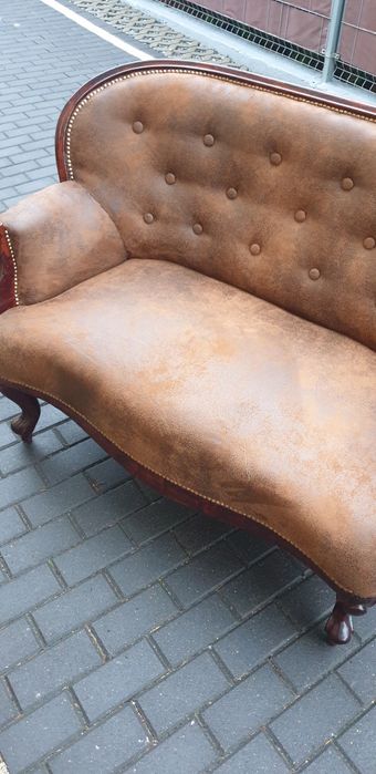 Sofa     antyczna