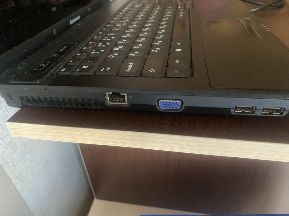 Ноутбук Lenovo от сети