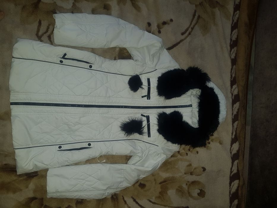 Курточка жіноча на пуху