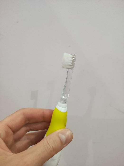 Електрична зубна щітка Brush baby , 0-3 роки, жовта