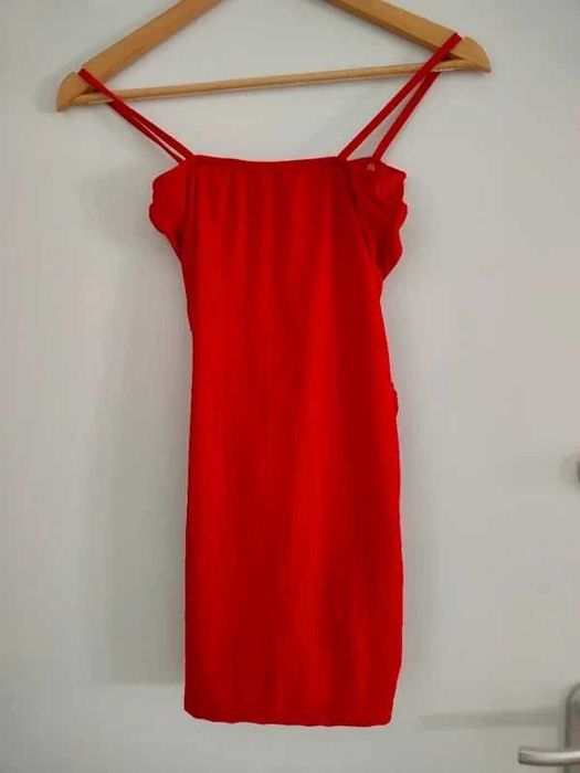Mini Vestido Vermelho Ruched – Ajustado e Drapeado – Tamanho S