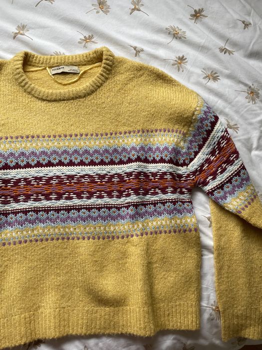 Camisola malha Pull and Bear amarela com padrão