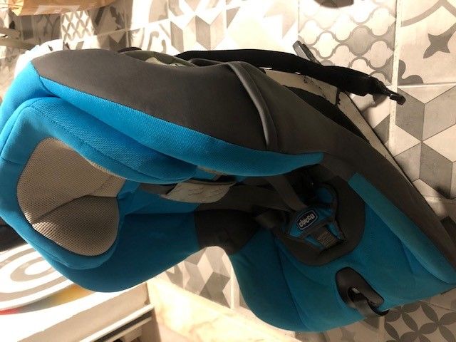 Cadeira auto Chicco (9-18kg) Isofix
