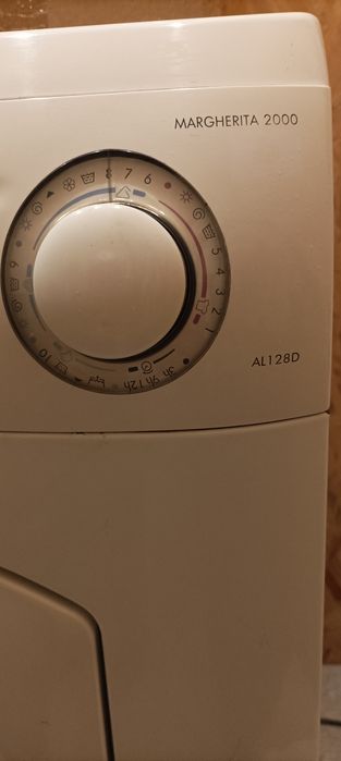 Пральна з СУШКОЮ Аriston Margherita 2000