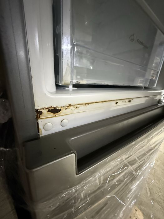 Холодильник indesit