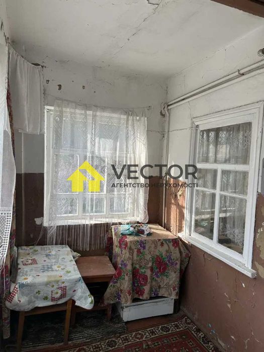 Продам будинок 70 кв.м. з великою ділянкою, гараж, літня кухня