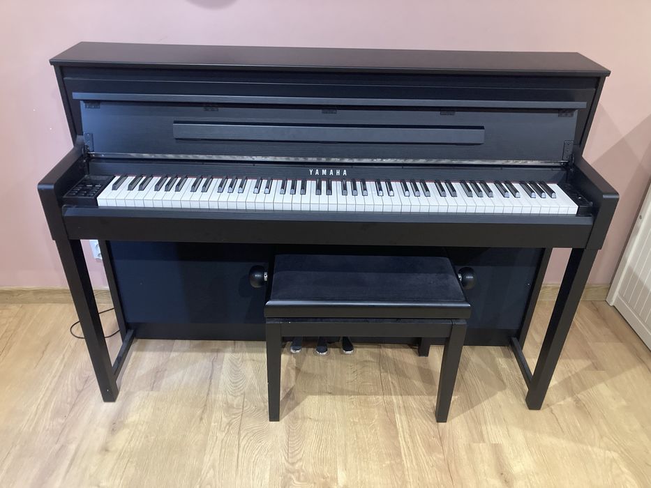Pianino cyfrowe Yamaha Clavinova CLP-585