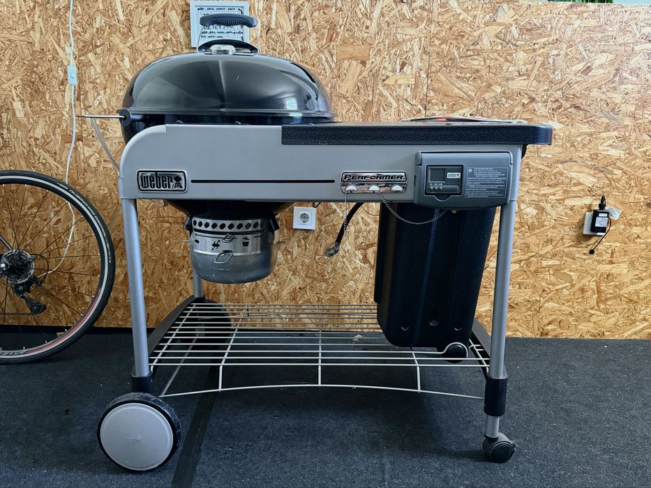 Grelhador Weber Carvão Premium + Capa