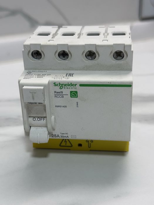 Диферанційне релє 3-х фазне Schneider