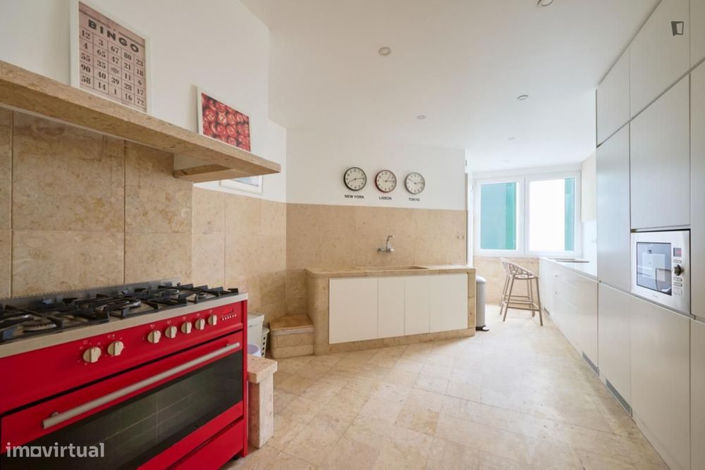 Quarto - localizado em Picoas Lisbon