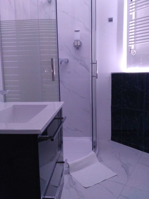 Komf.pokoje z łazienką, aneksem kuch.smart TV,netflix