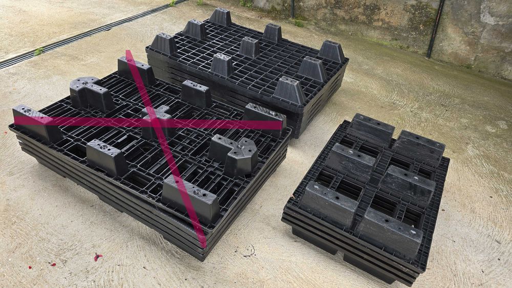 Paletes / estrados em plástico