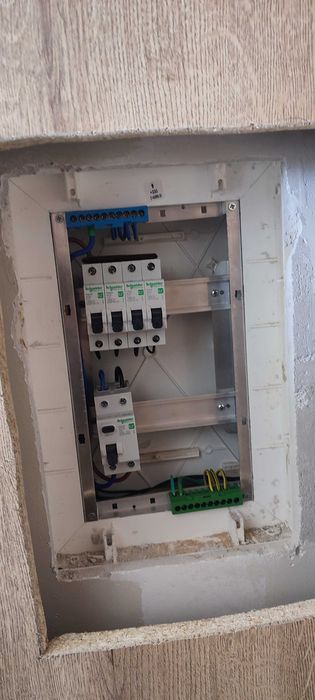 Eletricista Urgente Seixal 24h / VOU HOJE